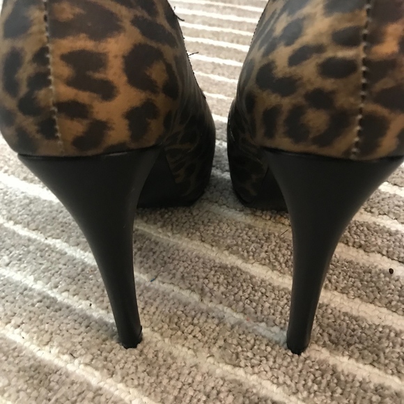 Type Z Shayla Animal/Leopard Open Toe Platform - Picture 4 of 8